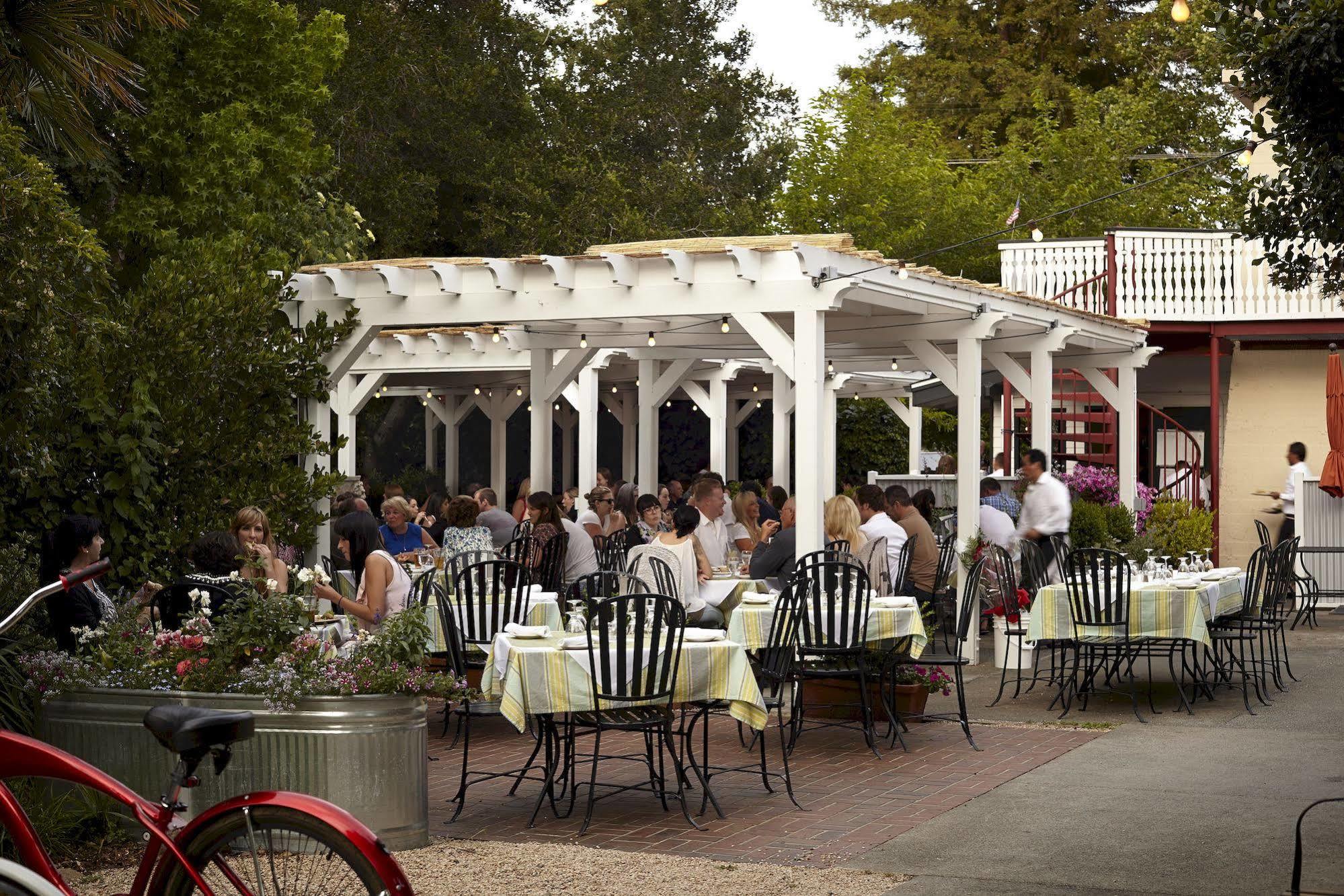 Calistoga Inn Restaurant And Brewery Bagian luar foto